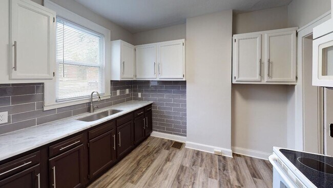 Foto del edificio - 174 E Tompkins St