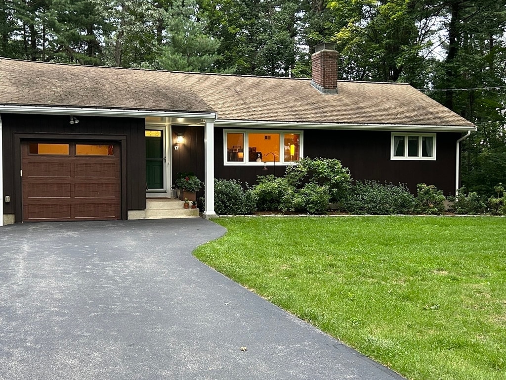 Primary Photo - 17 Hilltop Dr