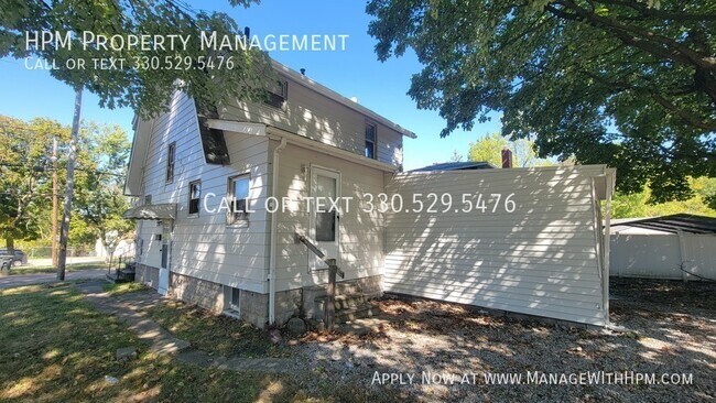 Building Photo - 1573 East Ave