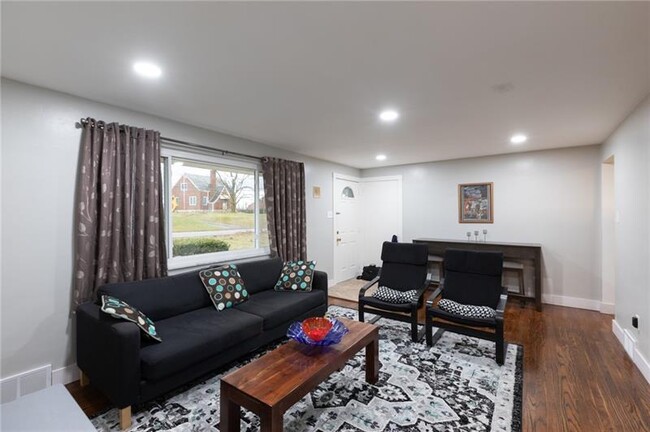Foto del edificio - 2413 Nicholson Rd