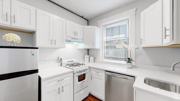 Building Photo - 35 Queensberry St