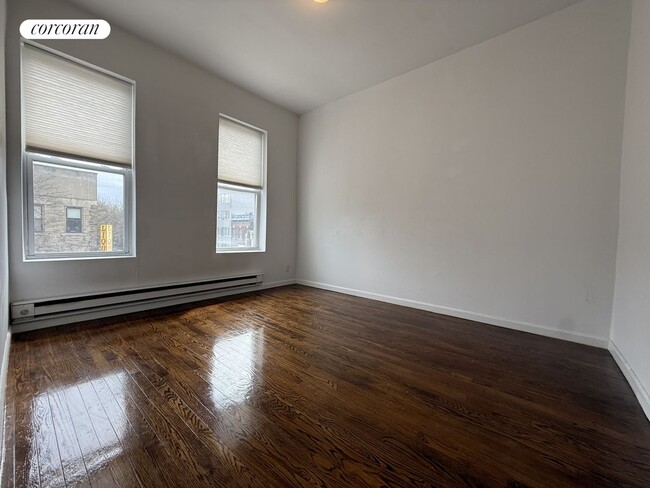 Building Photo - 833 St Johns Pl