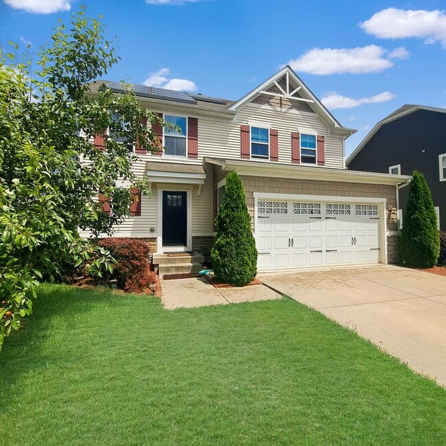 Photo - 4032 Edmonton Ct. N House