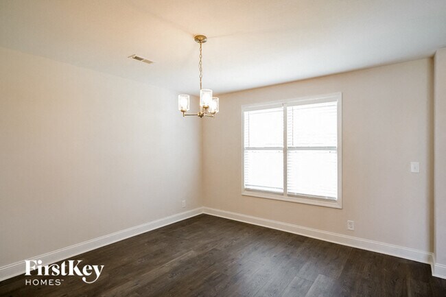 Foto del edificio - 1026 Creek Way