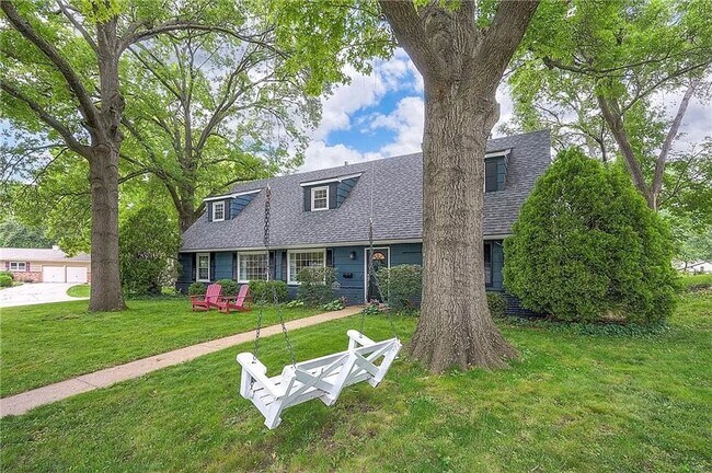 Foto del edificio - Stunning 5 Bedroom House in Overland Park