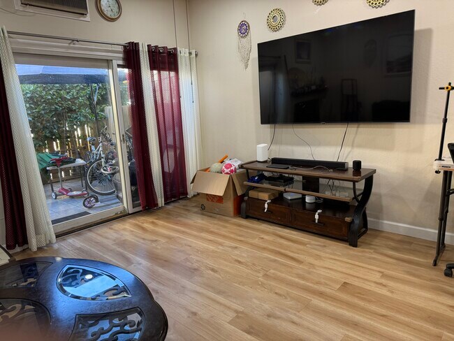Living room - 9005 Alcosta Blvd