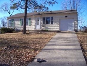 Building Photo - 126 N Peck Dr