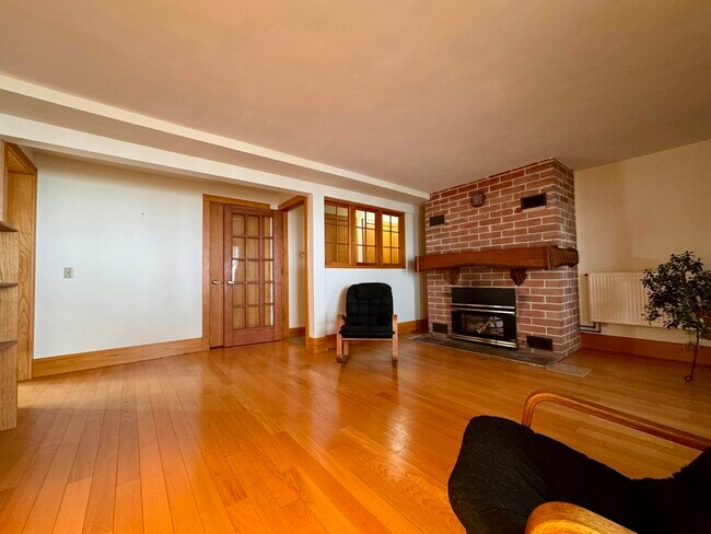 Foto del edificio - 5106 Card Ave