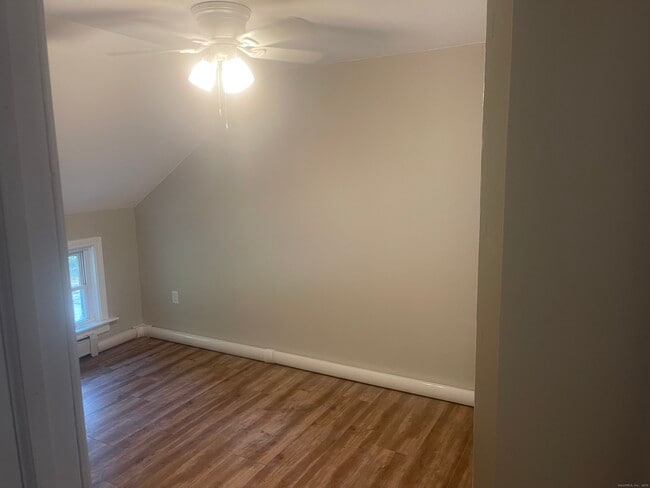 Building Photo - 14 Church St