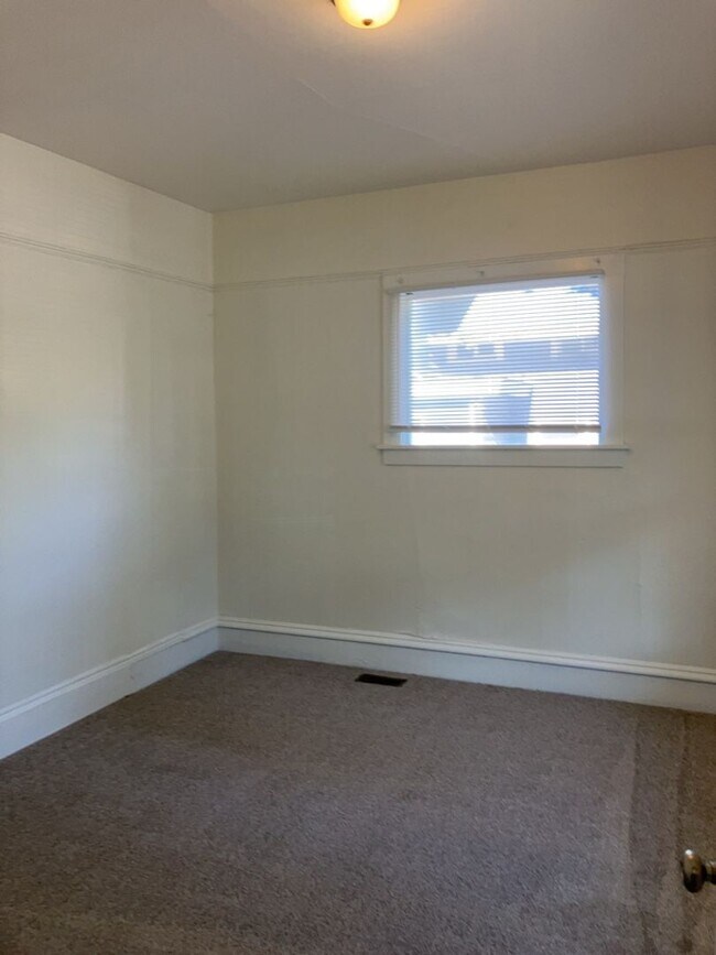 Foto del edificio - Pre-Lease Today, 5 Bedroom Home!