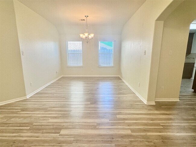 Building Photo - 1205 Quarterhorse Dr