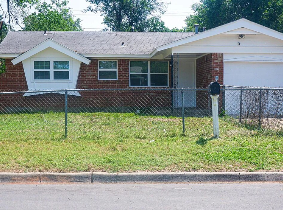 Foto principal - 3408 SW 21st St