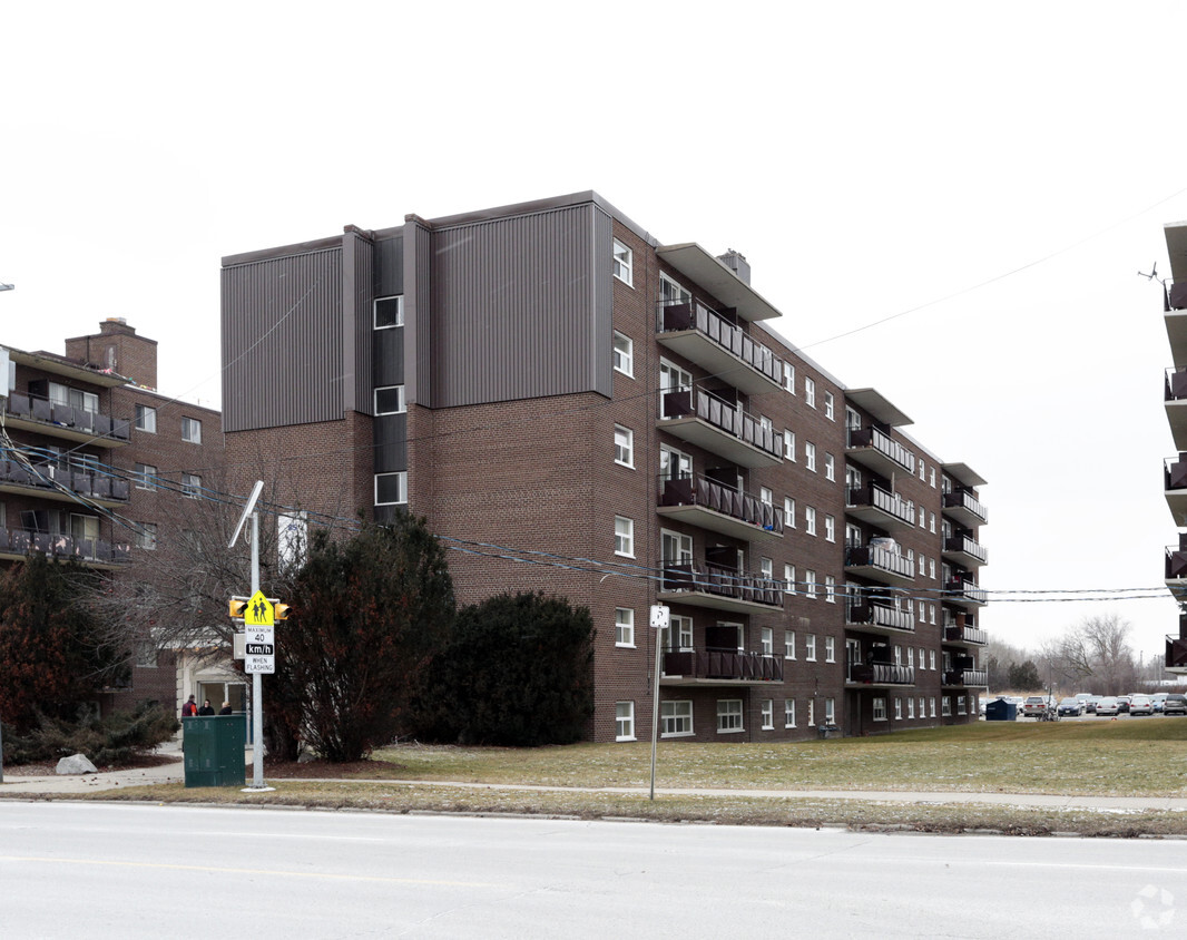 Building Photo - Willow Road Apartments