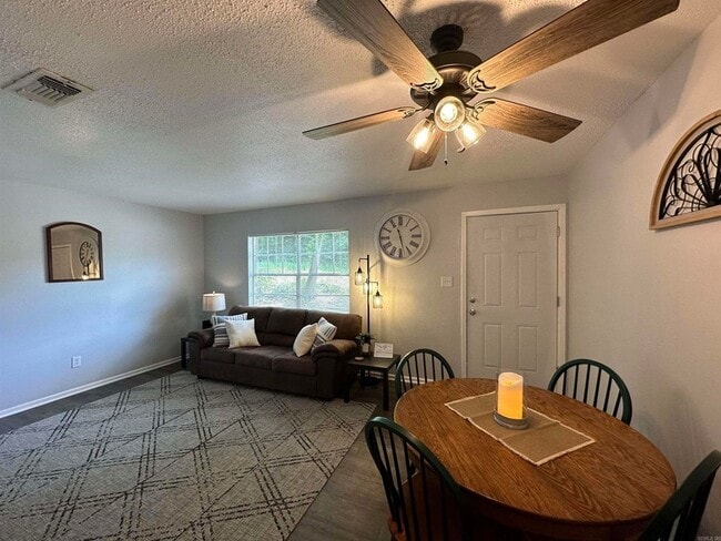 Building Photo - 3801 Elizabeth St