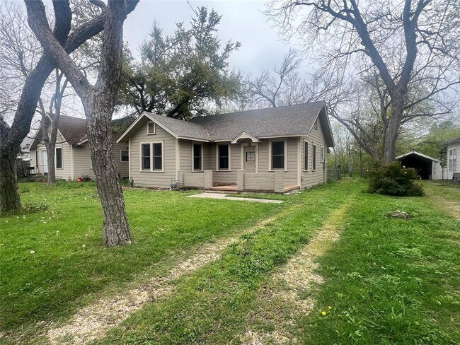 Building Photo - 807 Cecelia St