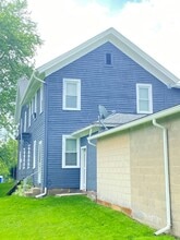 Building Photo - 509 Prospect Ave S
