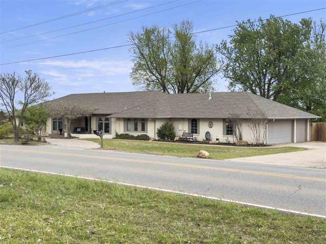 Primary Photo - 1005 S Country Club Rd