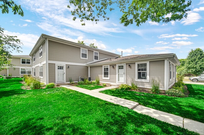 Foto del edificio - 323 Somerset Ln