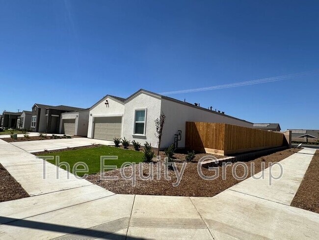 Building Photo - 2502 Cambridge Ct