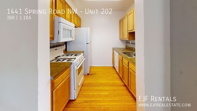 Foto del edificio - 1441 Spring Rd NW