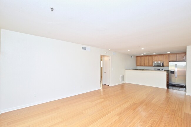 Building Photo - 4704 E Paradise Village Pky N