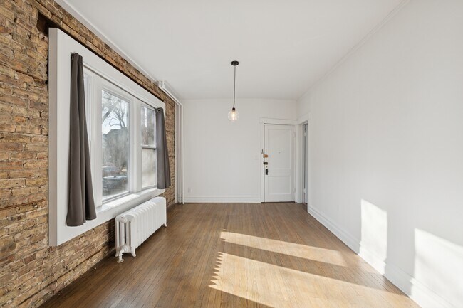 Foto del edificio - 3018 W Schubert Ave