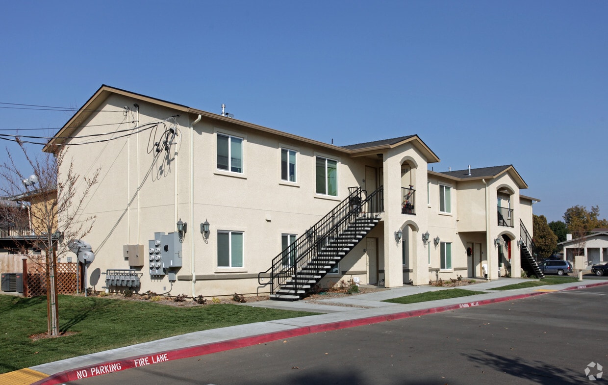 308 N B St, Madera, CA 93638 Apartments in Madera, CA