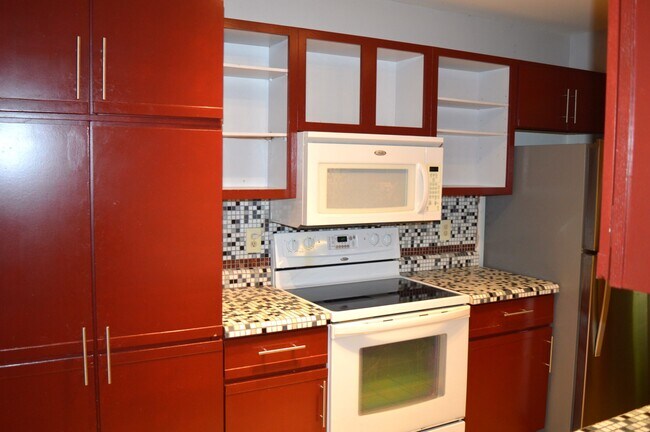 Building Photo - 143 Ponwood Cir