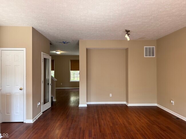 Foto del edificio - 3332 Decker Ridge Dr