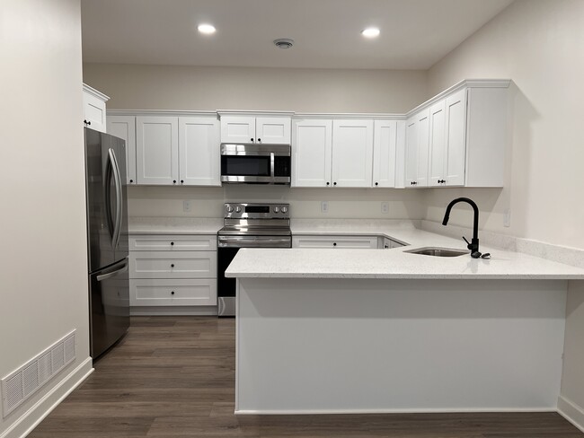Building Photo - 2568 Dawes Place