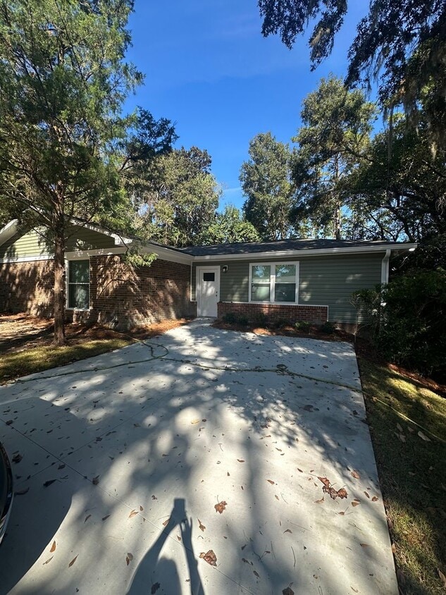 Newly remodeled 4/2 in the Eastgate Commun... - Newly remodeled 4/2 in the Eastgate Commun...