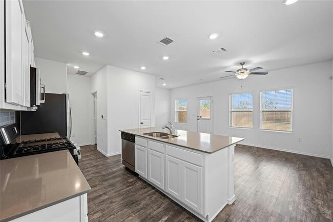 Foto del edificio - 15216 Spruce Frost Cv