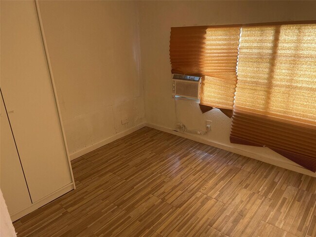 Foto del edificio - 8556 Berkley Dr