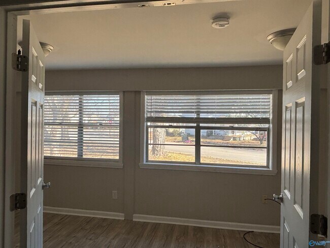 Foto del edificio - 3501 S Broad Pl SW