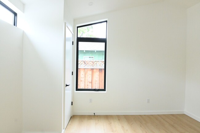Foto del edificio - 396 N 2nd St