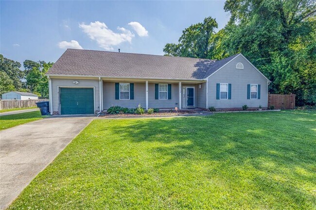 Foto del edificio - 5819 Woodside Ln