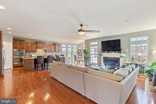 Foto del edificio - 2716 Beech Orchard Ln