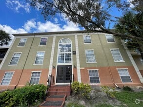 Building Photo - 3997 Versailles Dr
