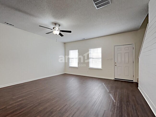 Foto del edificio - 106 Peterborough Dr