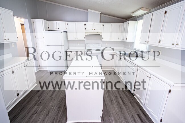 Building Photo - Homes for rent in Henderson NC - 210 Old T...
