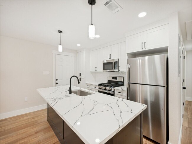 Foto del edificio - Welcome to Your Ideal Home: 3-Bedroom, 2-Bath Gem Near UNT and Downtown!