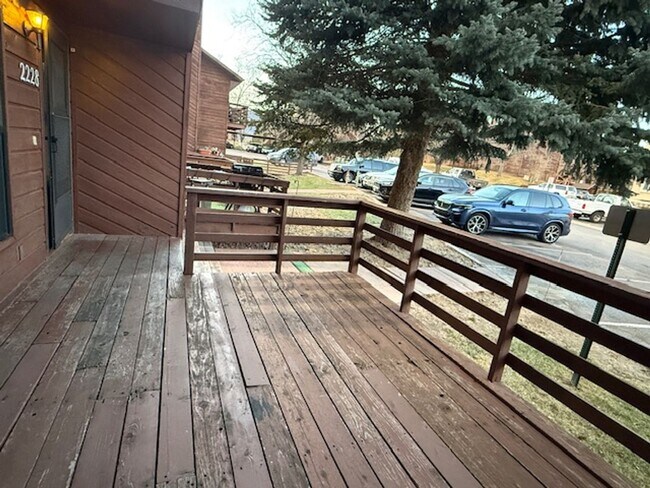 Foto del edificio - Beautiful West Side 2 Bedroom Condo w/ Views!!