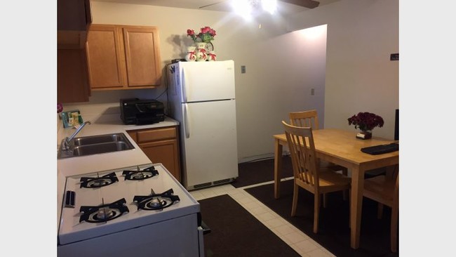 kitchen - Glenbrook Townhouses