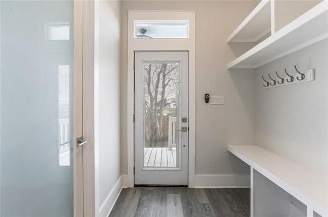 Foto del edificio - 2201 Esteban St