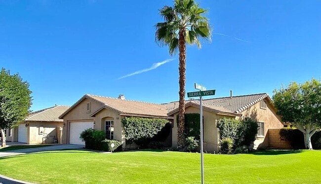 Building Photo - 3bed 3bath w/Pool La Quinta House for rent