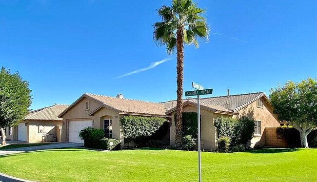 Foto del edificio - 3bed 3bath w/Pool La Quinta House for rent