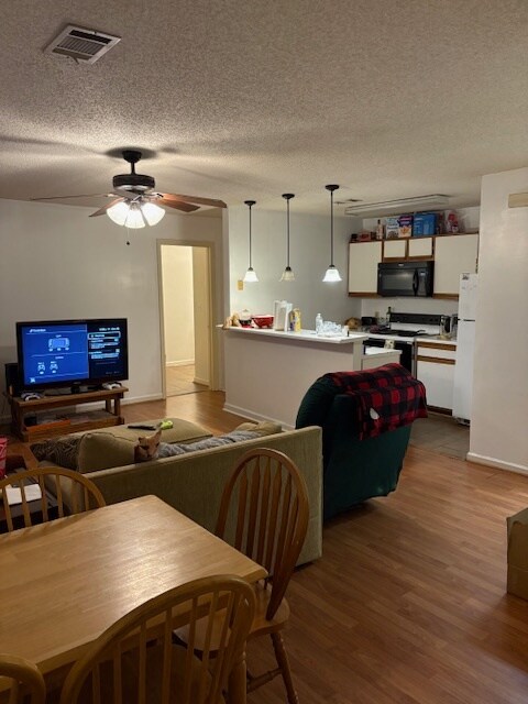 Estudio y cocina - 155 Anderson Hwy