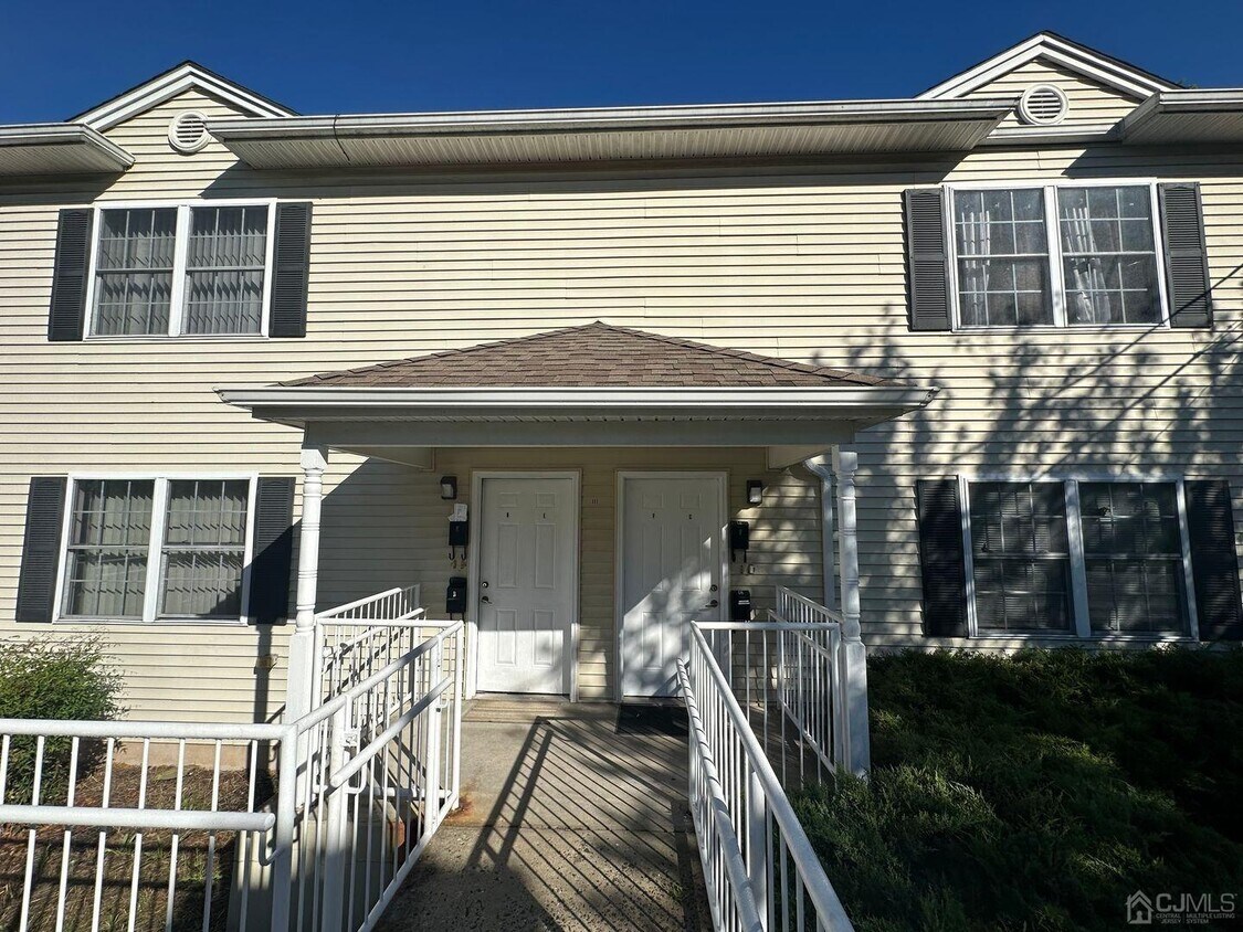 Primary Photo - 111 Harris Ave