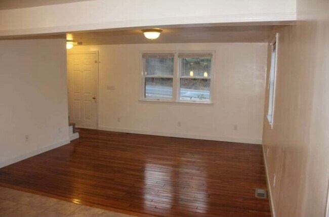 Living Room - 3 Brookview Dr