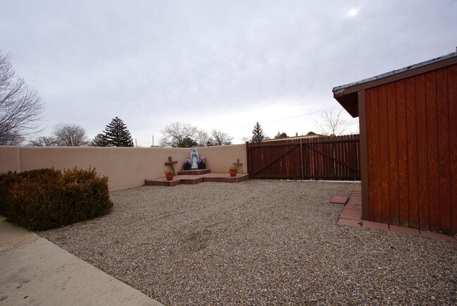 Building Photo - 1224 Maclovia St